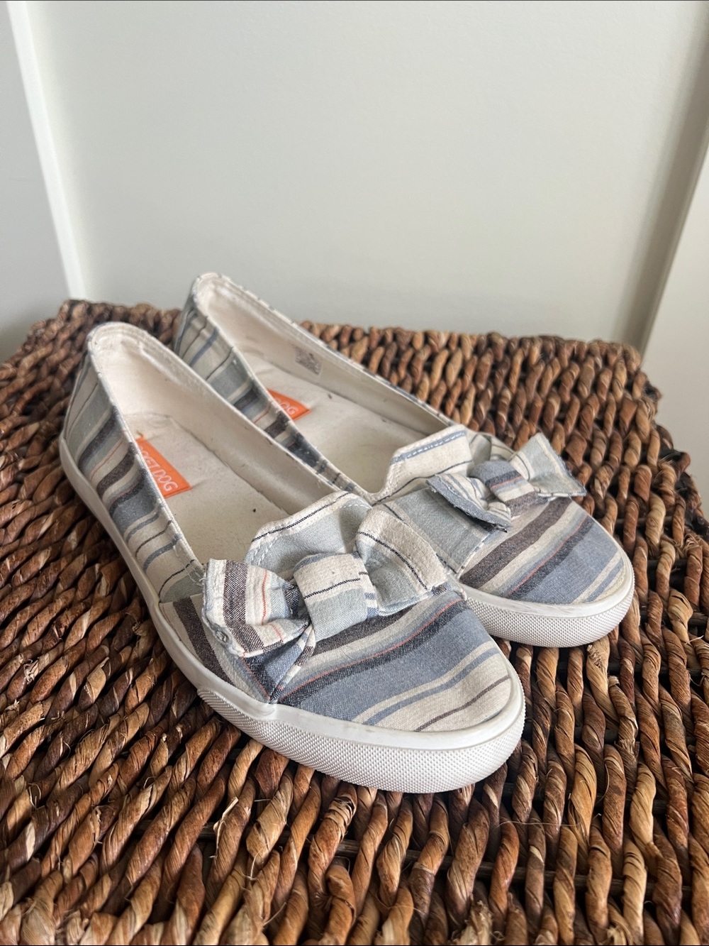 Rocket Dog Girls' Striped Bow Slip-On Sneakers in Blue and White